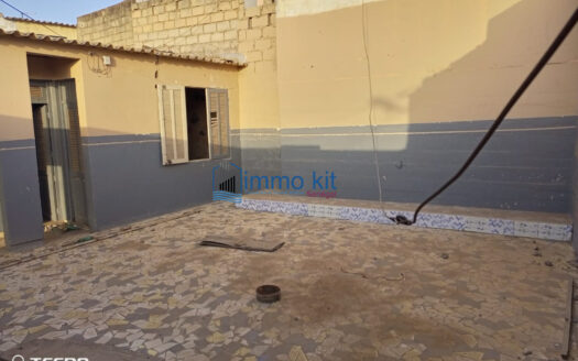 Villa à vendre à HLM LAS PALMAS Guediawaye