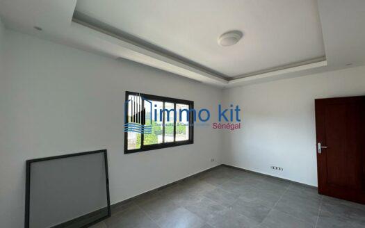 Appartement F4 immeuble (R+10 | Point-E)